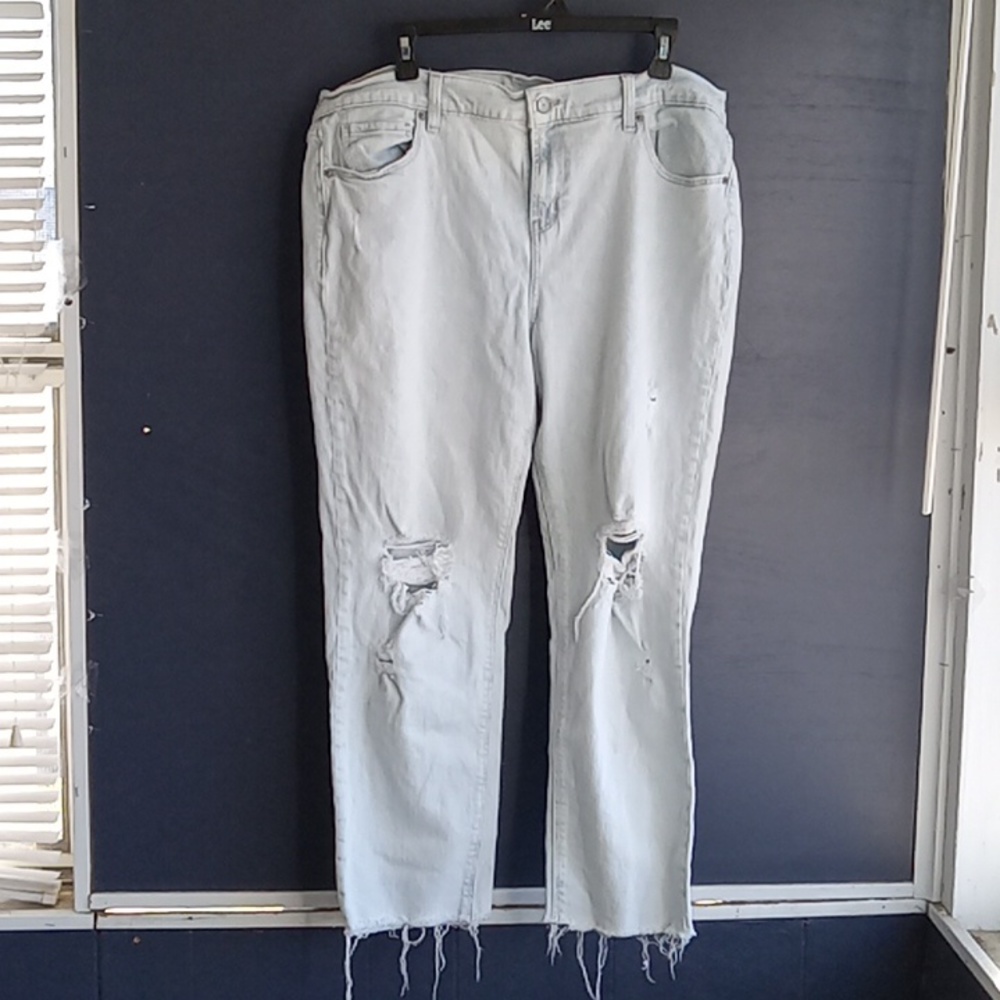 - GUC Old Navy distressed ankle jeans frayed bottoms